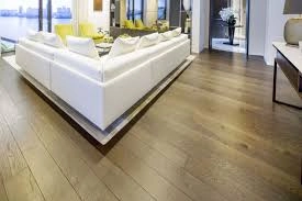 Piso de madera ingletada