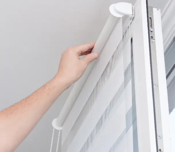 La persiana no se mantiene recogida